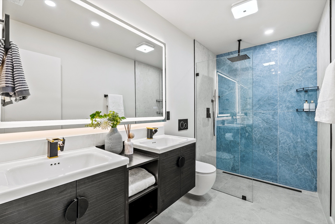 Forbes Avenue living