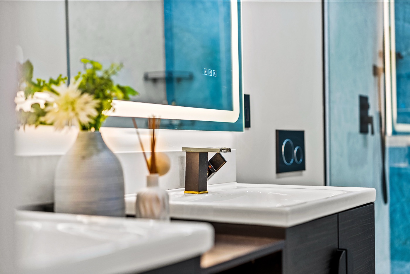 Forbes Avenue interior